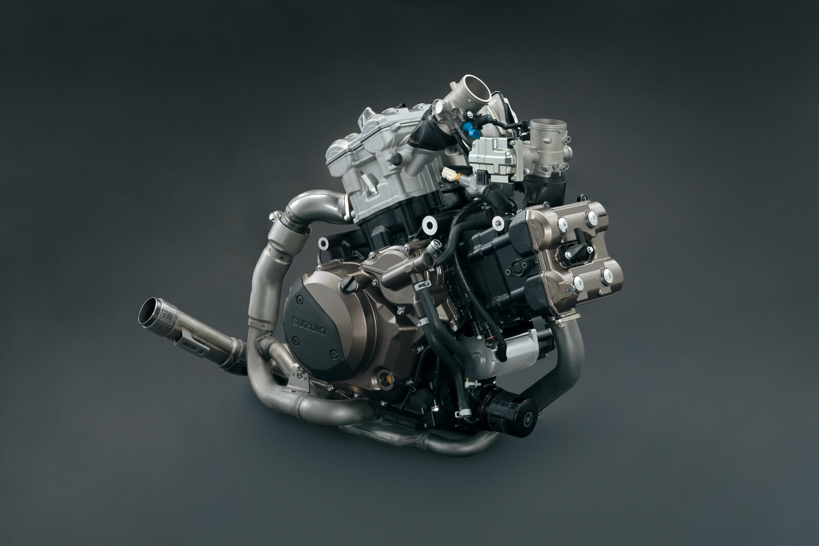 DL1050RR_RJM3_engine_2_1